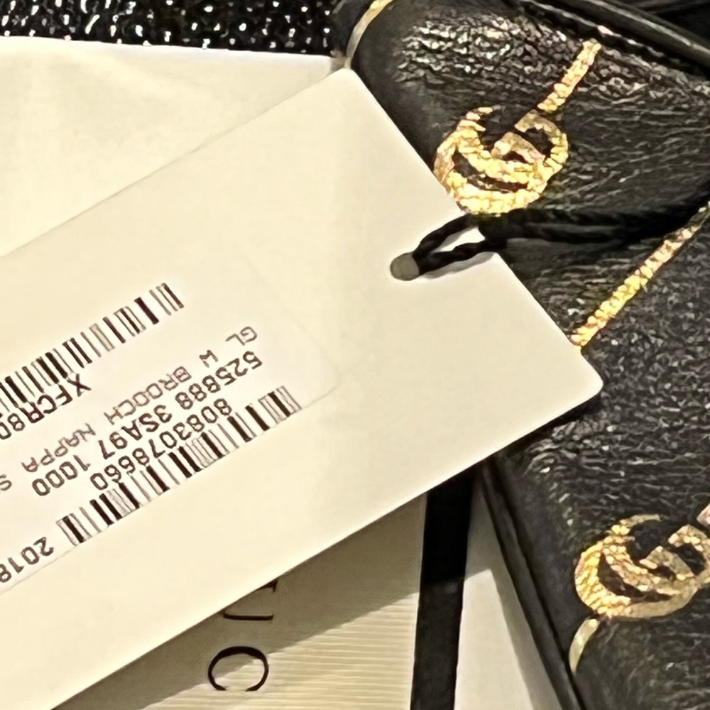 GUCCI GG Leather Gloves | Black and Gold - Picture 7 of 7